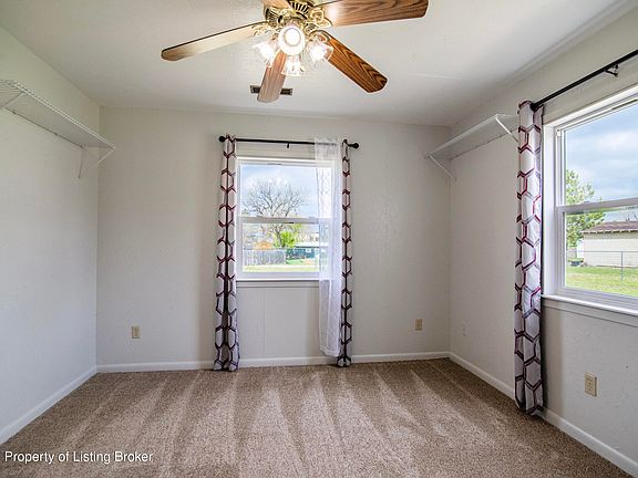 5th image of 916 1st Ave E