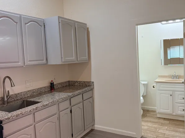 1159 32nd St, Oakland, CA 94608