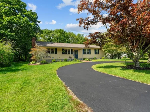 28 Leslie Dr, Swansea, MA 02777