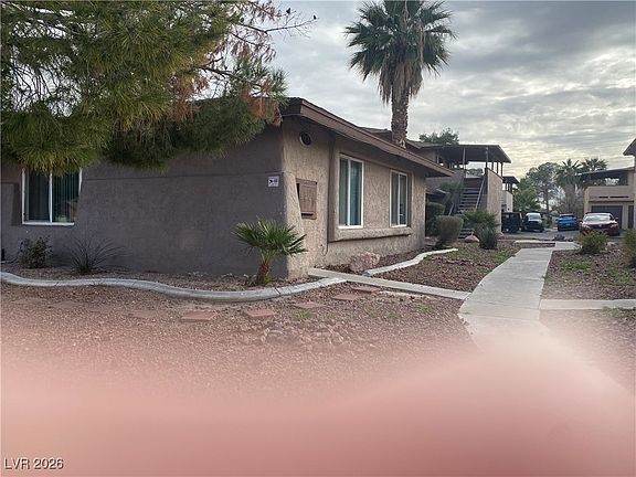 3rd image of 2679 Kline Cir