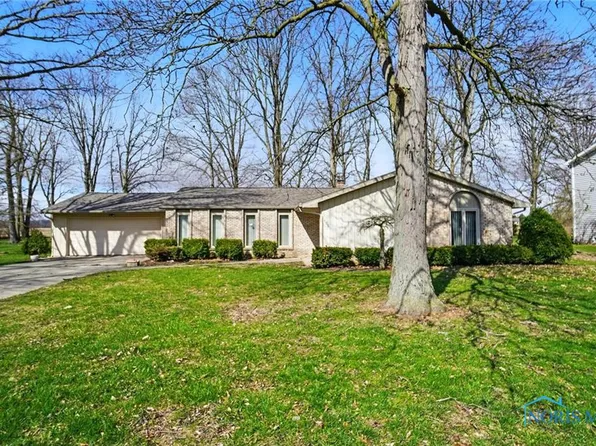 105 Oak Meadows Dr, Bryan, OH 43506