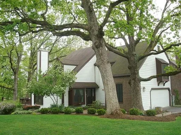 42W273 Retreat Ct #A, Saint Charles, IL 60175