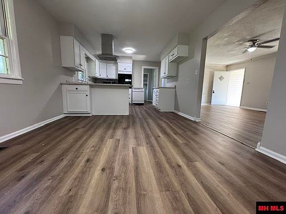 4th image of 1024 Maple St