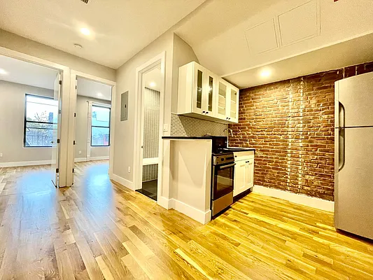 Rented by Pear NYC LLC | media 40