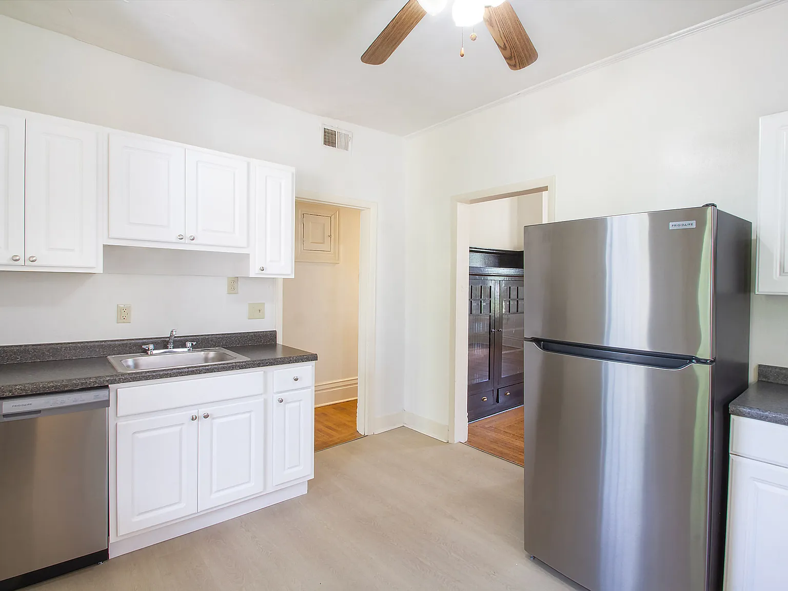 2 bed, 1143 sqft, $1,800 — Photo 4