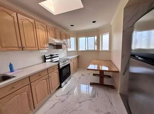 6928 Brooks St #1A, Vancouver, BC