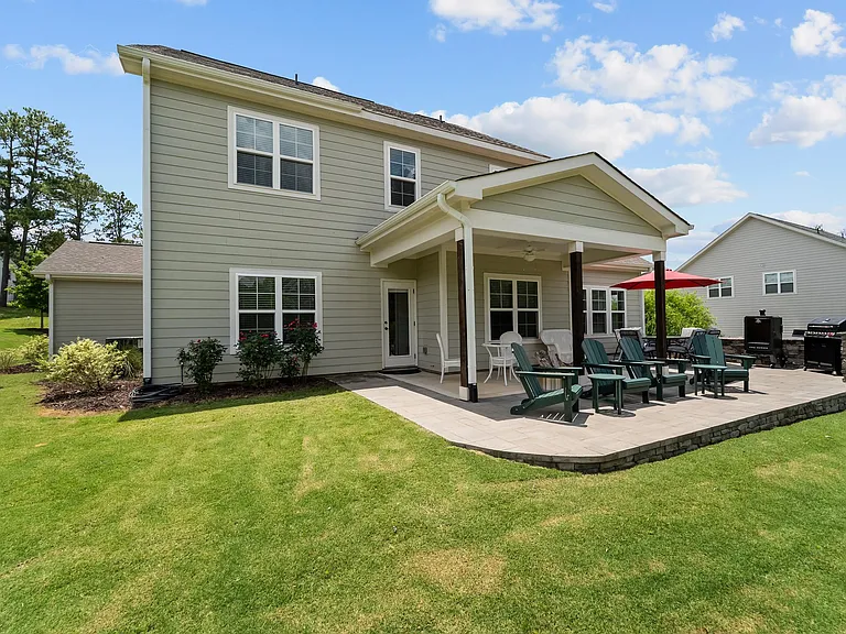 130 Amelia Dr — Photo 12
