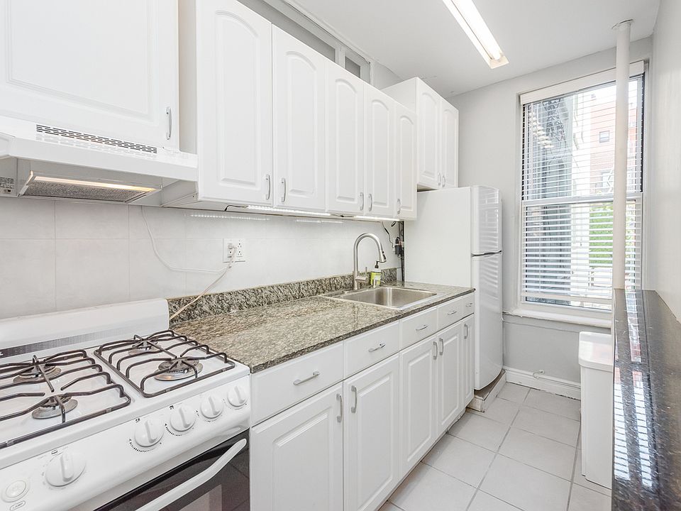 1st image of 31-35 30th St #1X