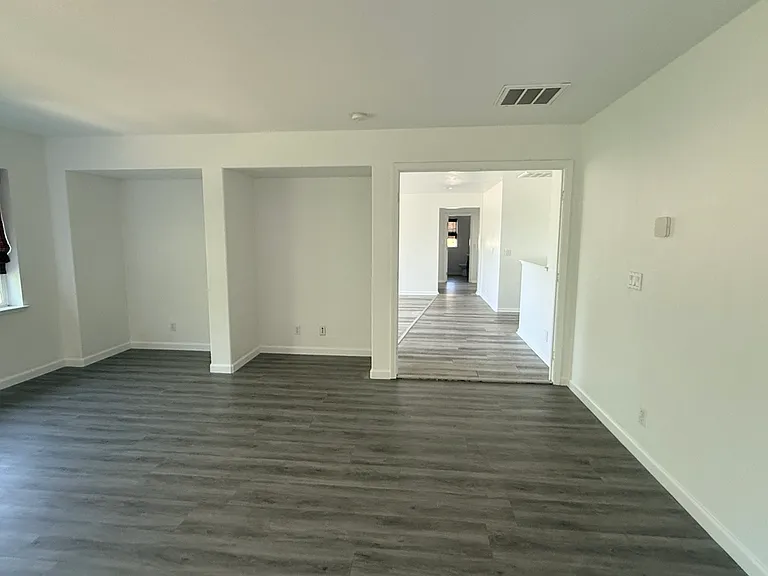 2337 N Silvervale St — Photo 15