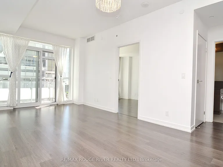 89 Dunfield Ave #509 — Photo 5