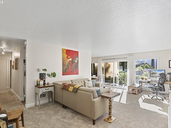 4th image of 1400 SE Lava Dr APT 13