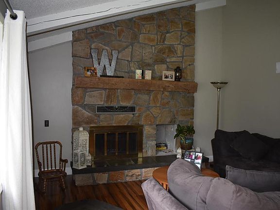 5th image of 57 Helen Dr