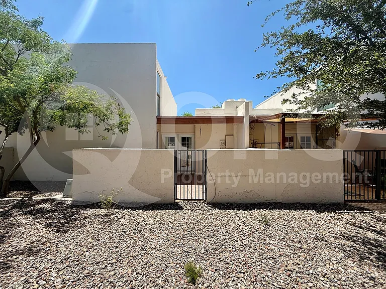 3211 S College Ave — Photo 19