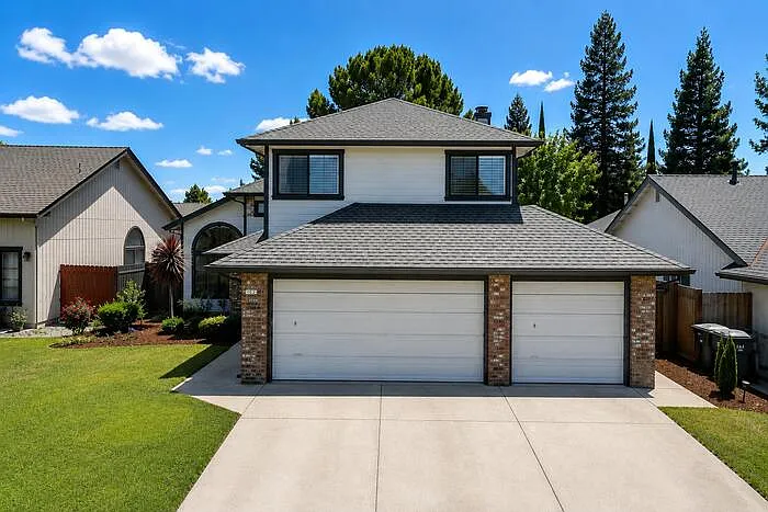 102 Davis Ct