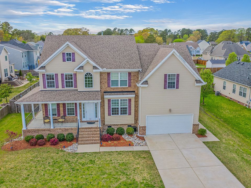 1st image of 827 Dawson Cir