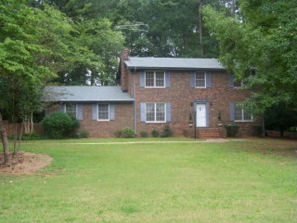 2nd image of 415 Sandstone Dr