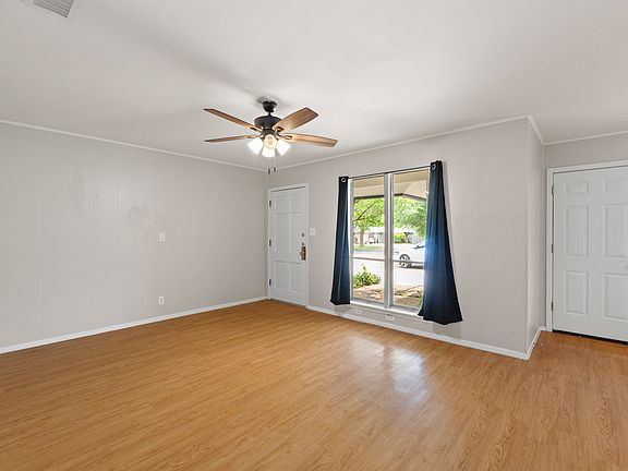 4th image of 3306 McElroy Dr #2