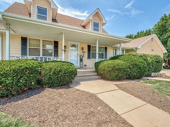 3rd image of 2342 Hillside Dr