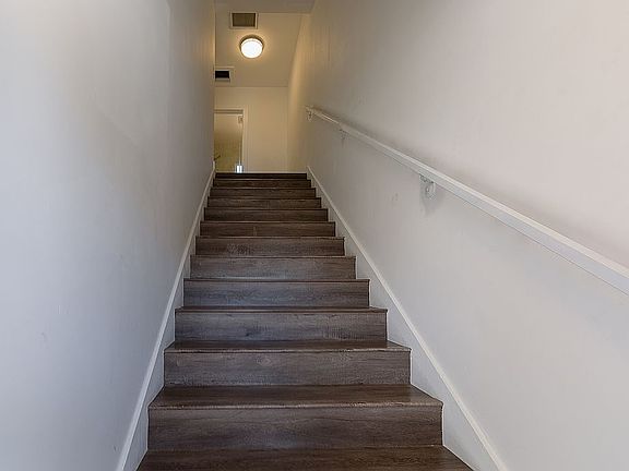 5th image of 4254 McKinley Ave