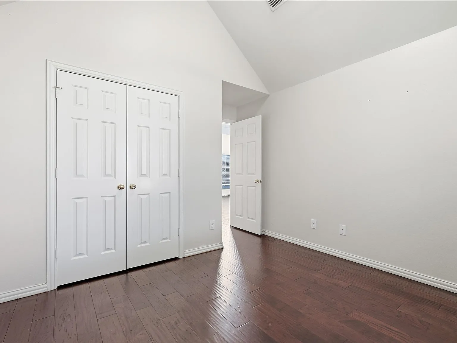 3 bed, 1805 sqft, $2,550 — Photo 4