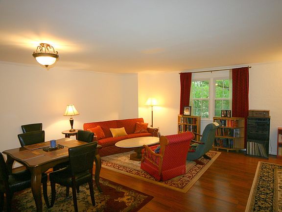 3rd image of 7421 Foxleigh Way