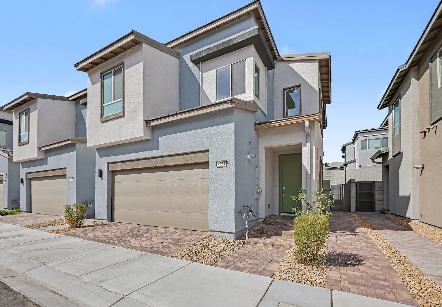 3 bed, 2.5 bath, 1677 sqft, $2,450 — Photo 2