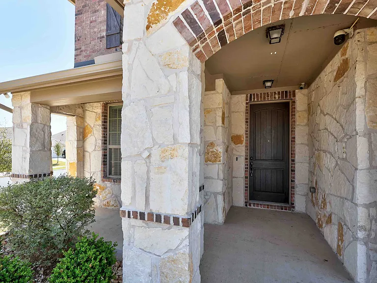 1001 Otello Way — Photo 3
