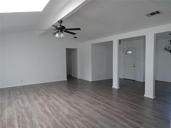 3rd image of 1444 Glenhill Ln