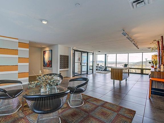 3rd image of 415 Bond Pl Unit 7-C