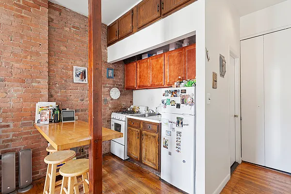 Rented by Compass | media 12