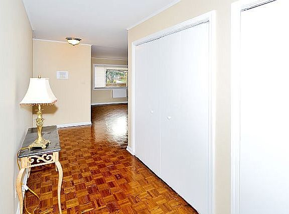 3rd image of 360 Claymoor APT 1A