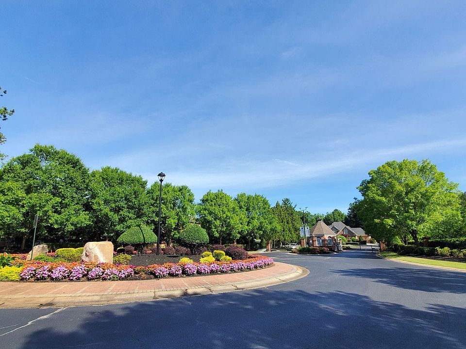 1st image of 502 Holly Oak Way