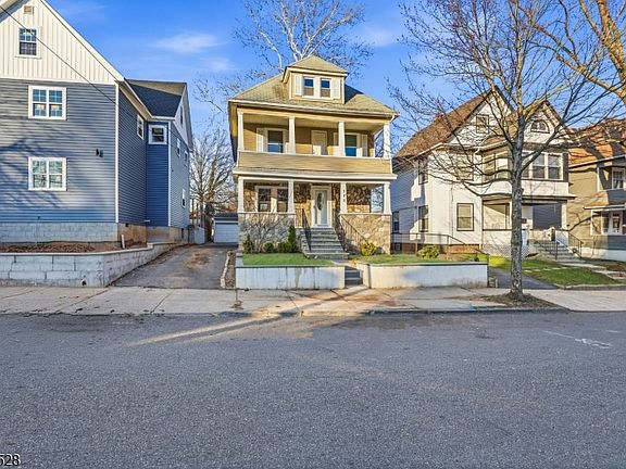 3rd image of 171 Renner Ave