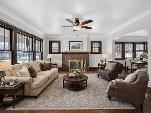 821 Douglas Ave, Des Moines, IA 50313