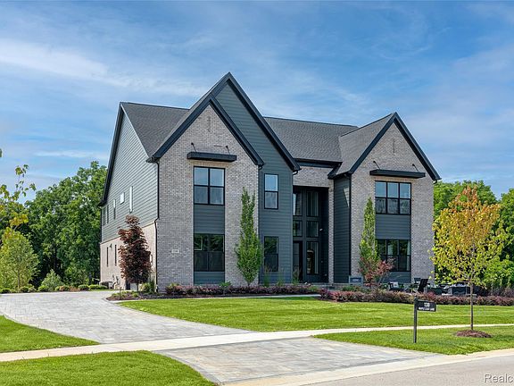 2nd image of 138 Maple Leaf Ln