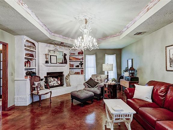 4th image of 112 Hickory Hill St
