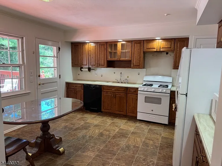 76 Cider Mill Rd — Photo 9