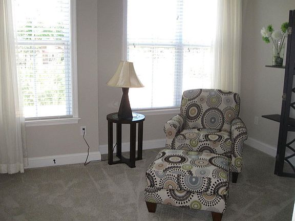 3rd image of 101 Cheshire St