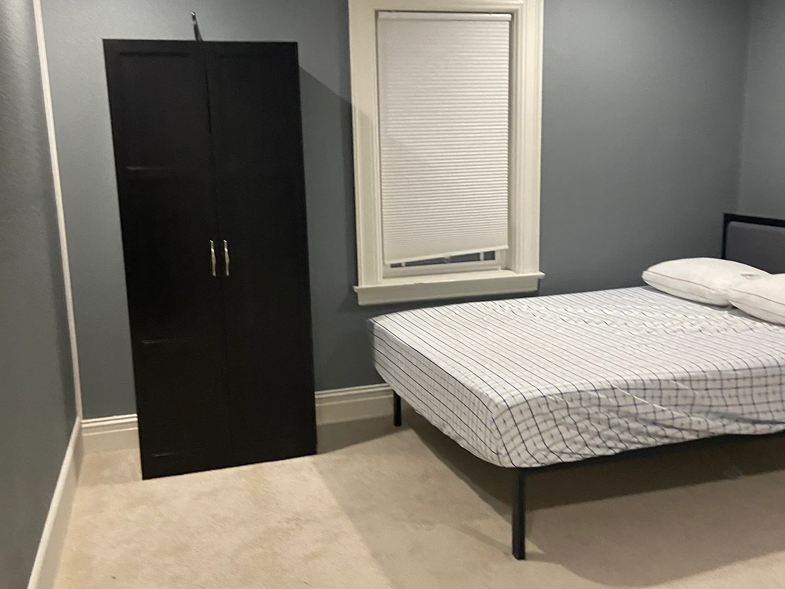 7 bed, 3080 sqft, $3,975 — Photo 1
