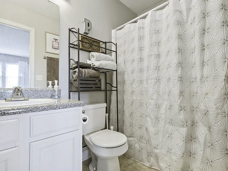 Logan-Square-Apartments-Near-Auburn-Bathroom