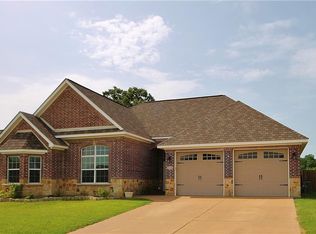 708 Linus Ln, Lindale, TX 75771