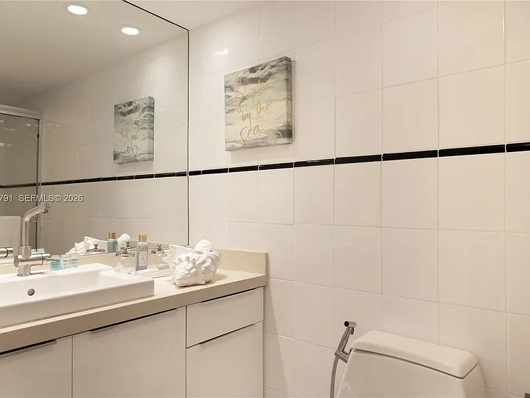 1817 S Ocean Dr #320 — Photo 13