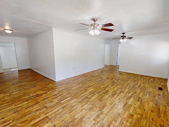 5th image of 208 Piney Point Dr NW