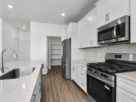 4th image of 2709 Fall Line St