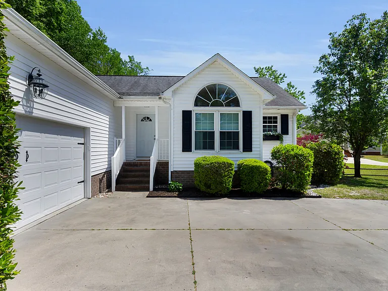 107 Sandpiper Ct — Photo 2