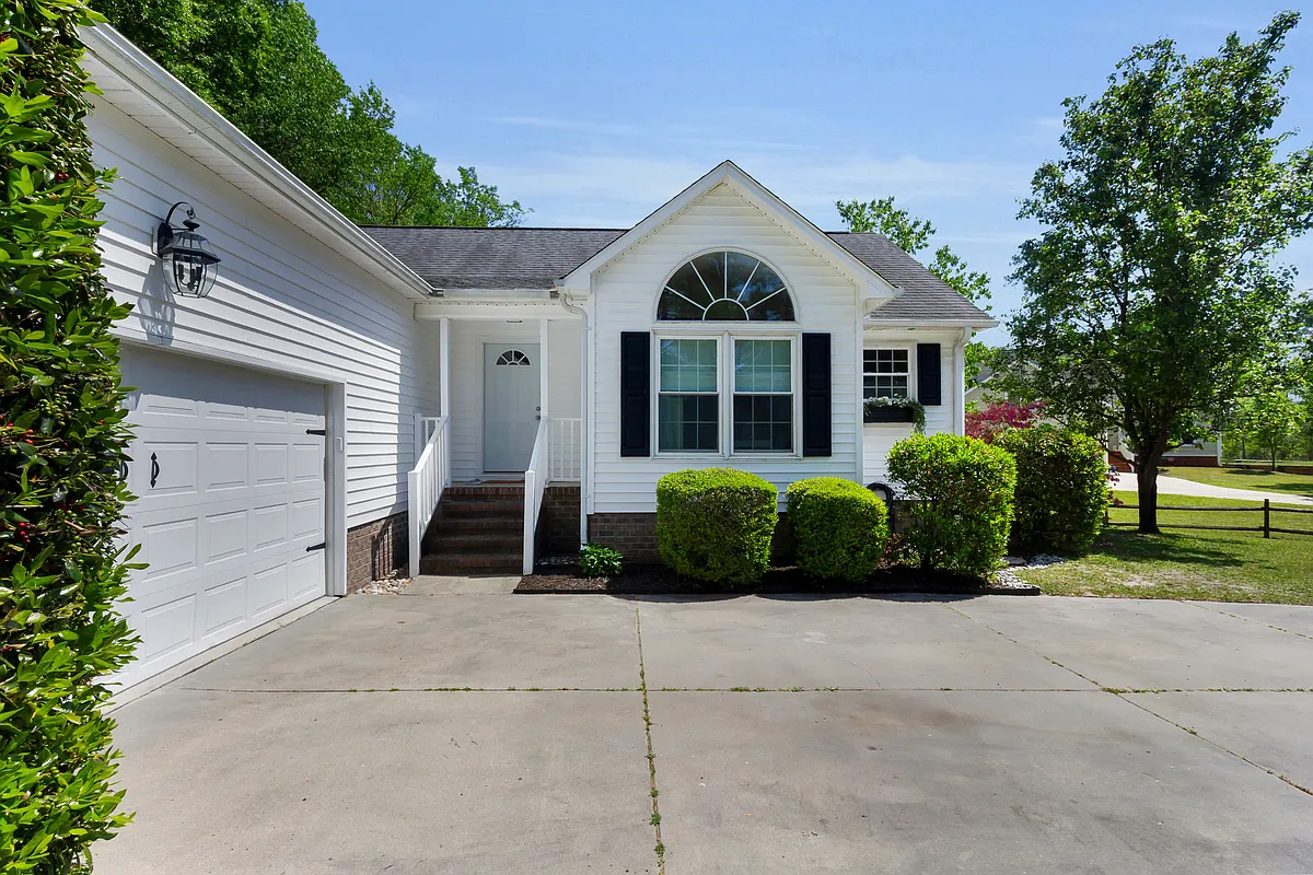 Building Photo - 107 Sandpiper Ct