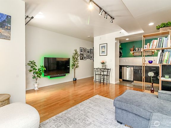 5th image of 76 Cedar Street #207