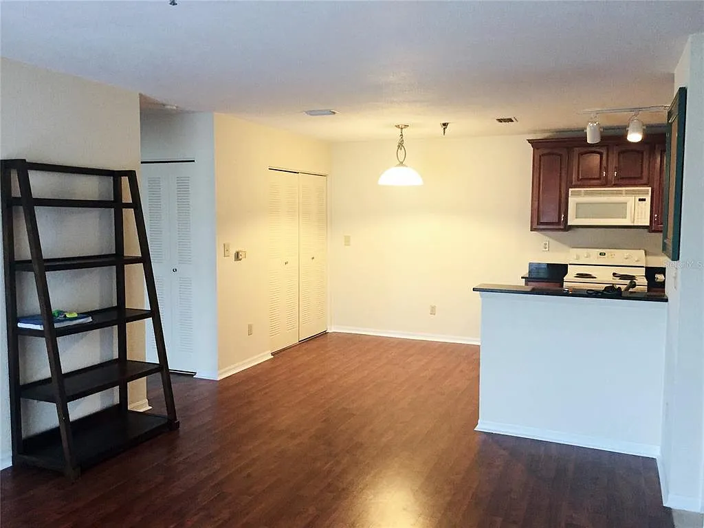 1 bed, 1.0 bath, 742 sqft, $1,495 — Photo 4