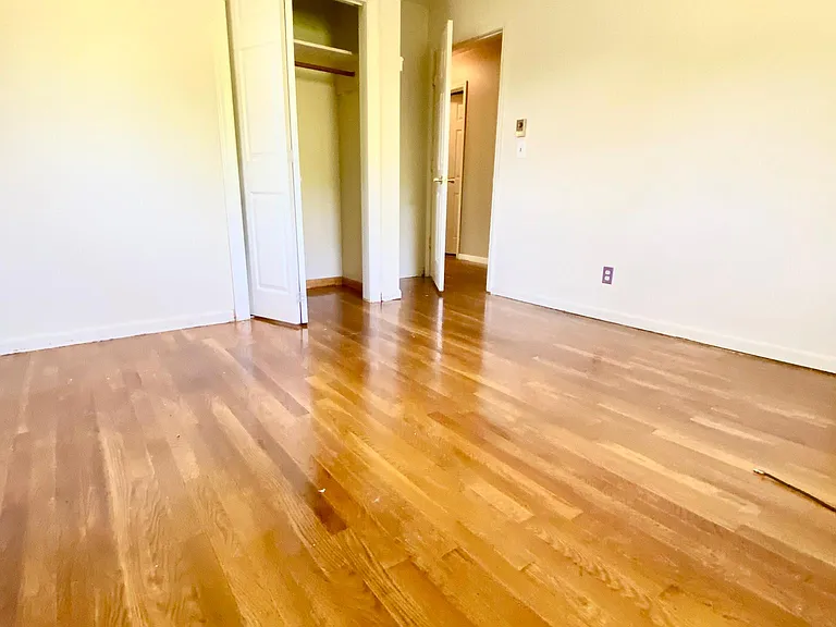 204 Chickasaw St — Photo 3