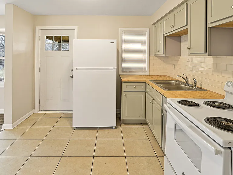 1201 Billings Dr — Photo 12